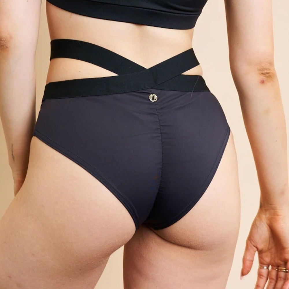 LUNALAE TARA LOW WAISTED BOTTOMS - RECYCLED BLACK US 6 NWT